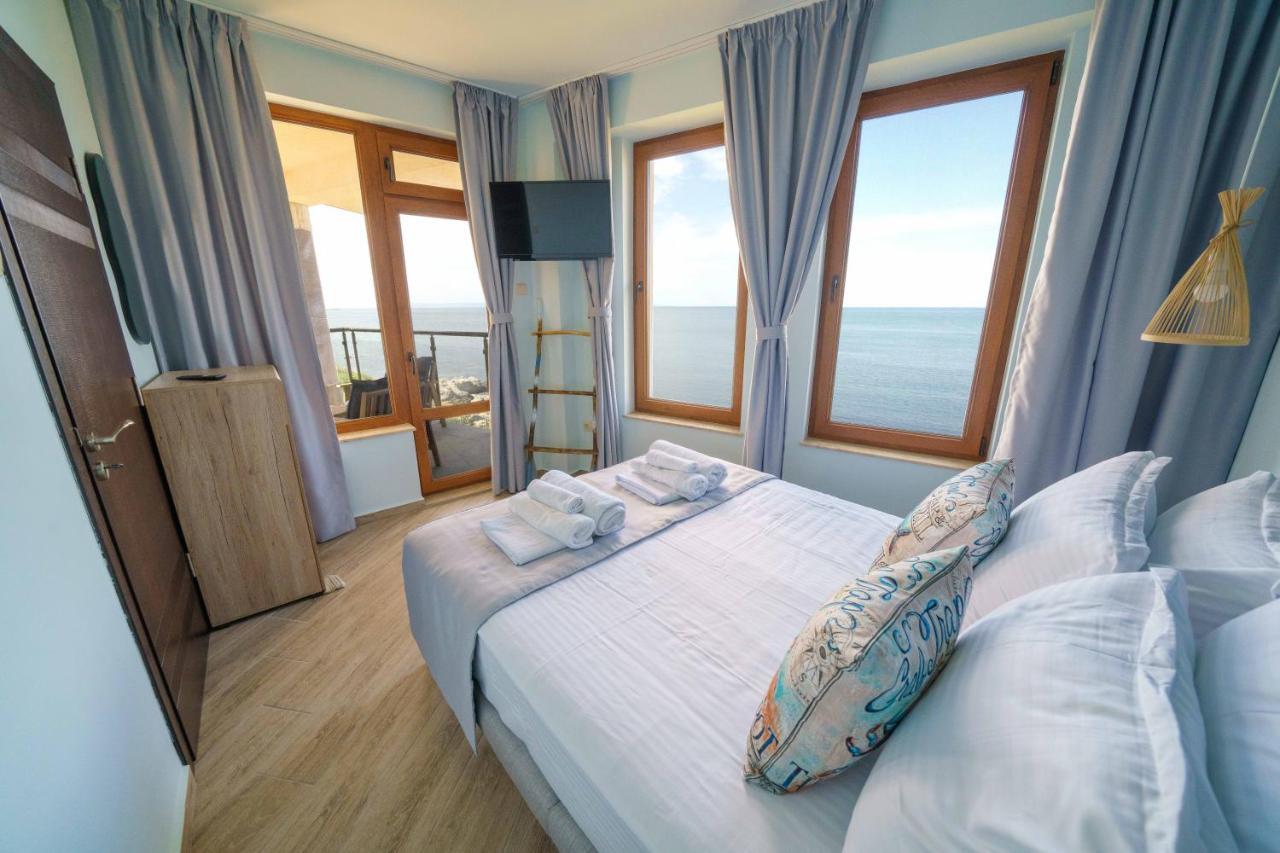 Dolphin Bay Boutique Complex Sozopol Hotel Bagian luar foto